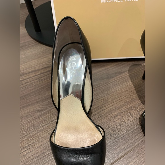 MICHAEL Michael Kors Black Heels - Picture 4 of 13